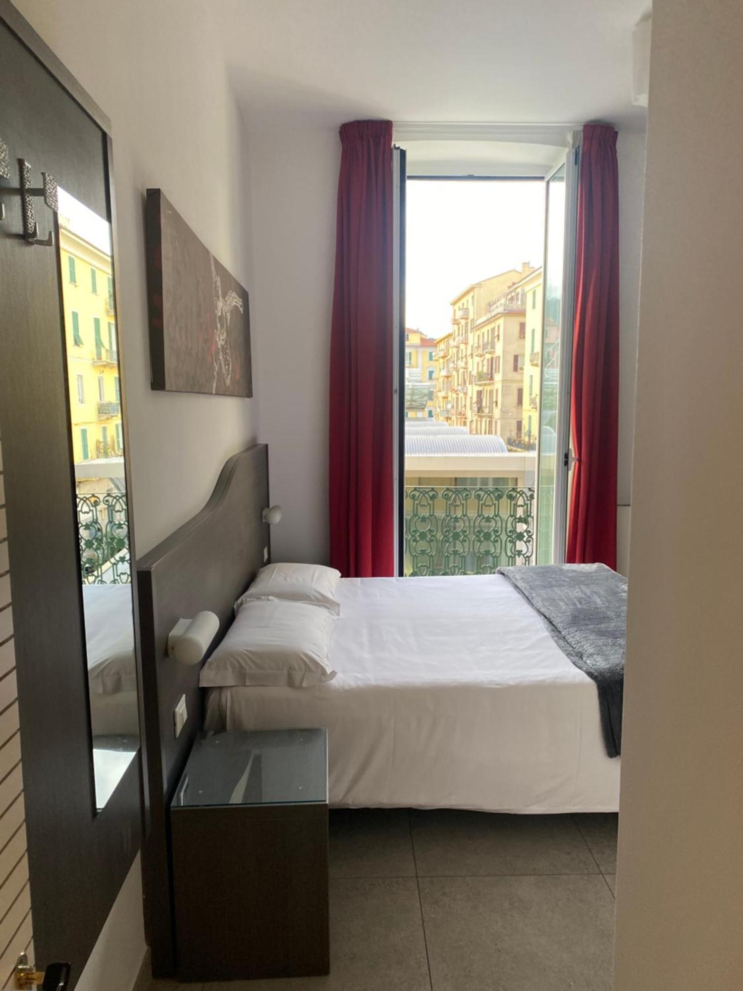 54 Rosselli Rooms La Spezia Exterior photo